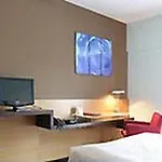 Impiq 4*