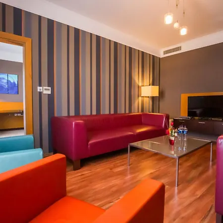 Impiq Hotel 4*