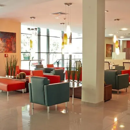 Impiq Hotel 4*