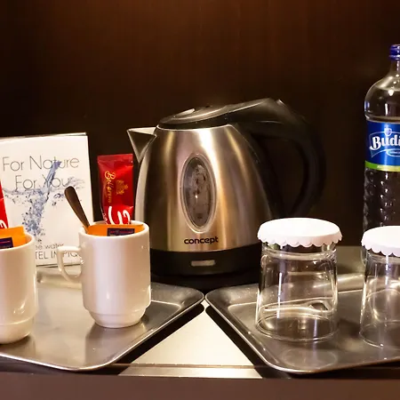 伊恩帕库酒店 4* 特尔纳瓦