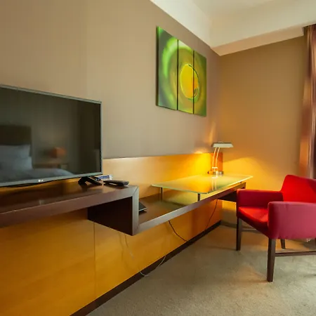 Impiq Hotell 4*