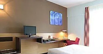 Impiq 4*
