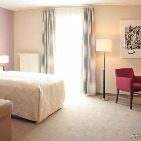 Hotell Impiq 4*