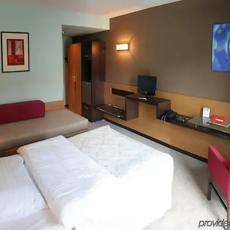 Impiq Hotel 4*
